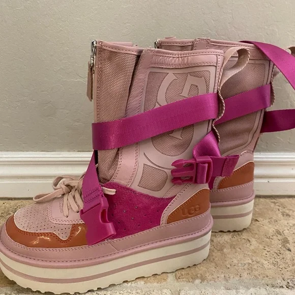 UGG | Shoes | Beautiful Ugg Boots Like New | Poshmark display picture 2